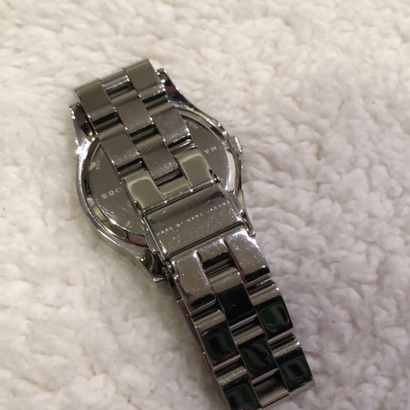 MARC JACOBS SILVER WATCH